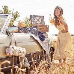 Picknickdecke L 175 X B 154cm BETWEEN FLOWERS In Creme -Butlers butlers picknickdecke l 175 x b 154cm between flowers in creme 10